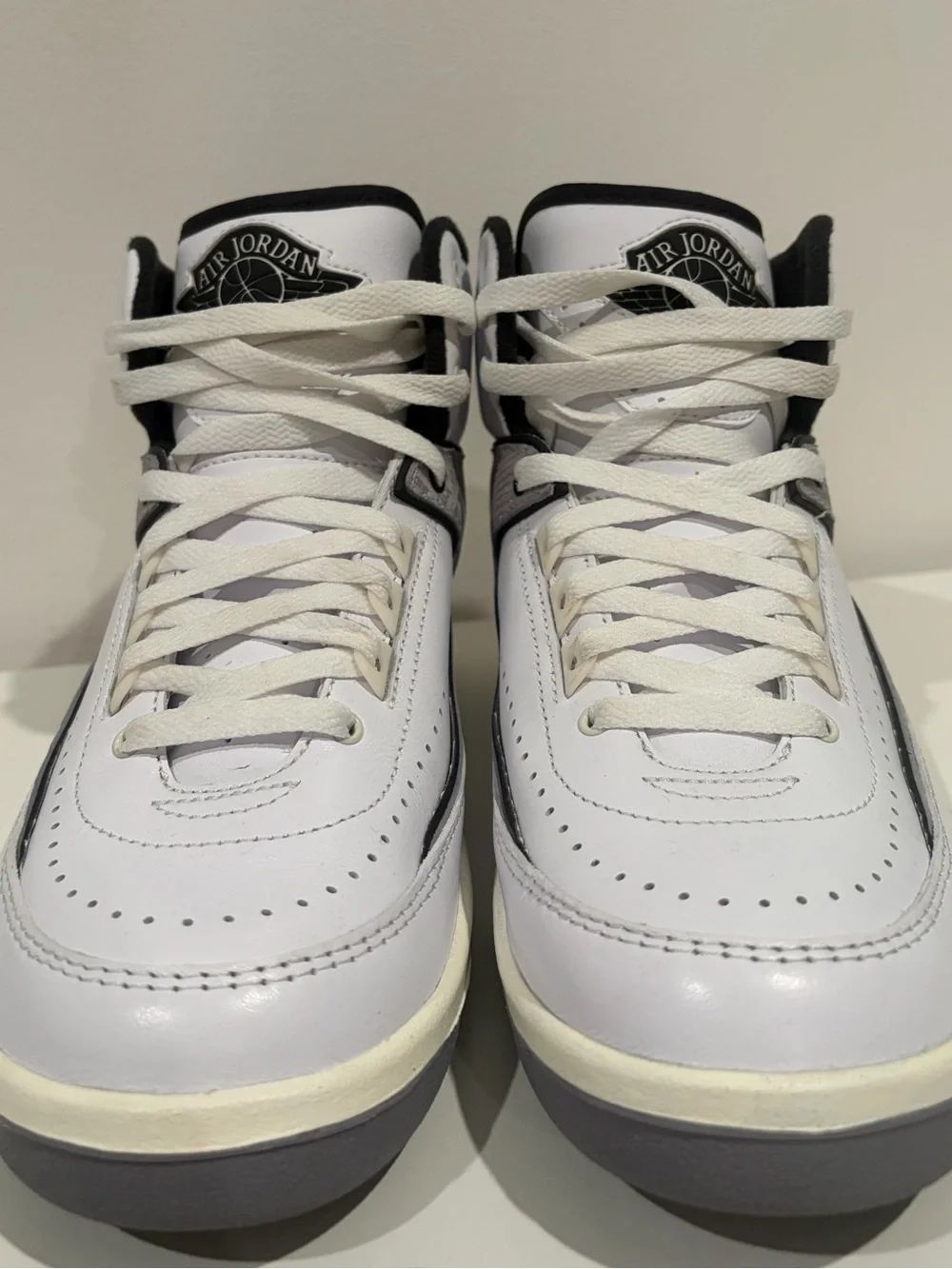 Nike Air Jordan 2 Retro Mid-Top Kids 6.5Y Leather Sneakers